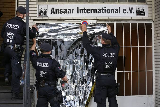 Germany has banned Islamist org Ansaar International over terrorism financing.   The prohibition came along with a series of raids on properties in ten states, with investigators also seizing items