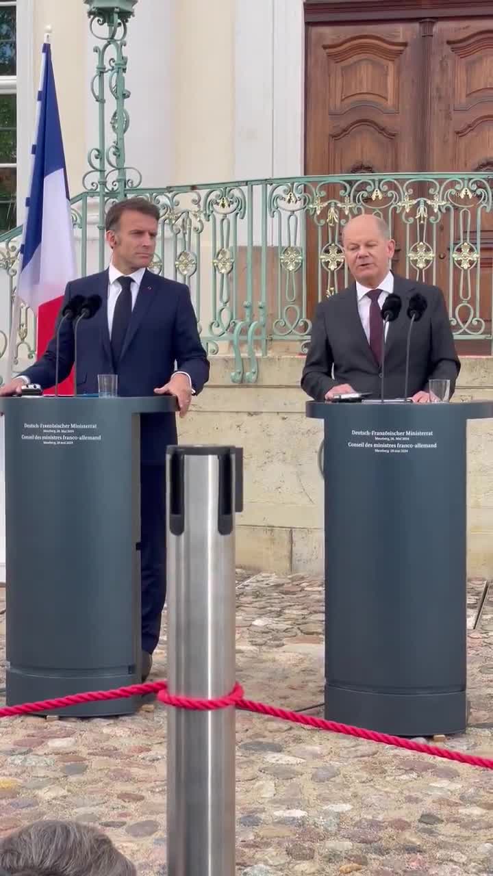 Scholz suggests that Ukraine could also use Western (German) weapons to attack targets in Russia if they attack Ukraine. The rule is that this must always be within the framework of international law. Macron is even clearer: They must be allowed to do so.