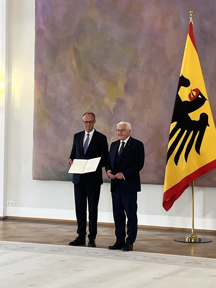 Merz acaba de ser nombrado canciller por Steinmeier